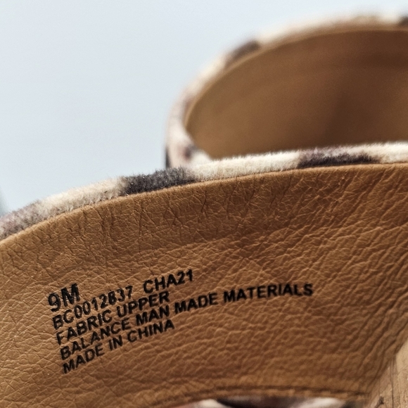 b.o.c. Women's Leopard Print Sandals - Picture 2 of 13